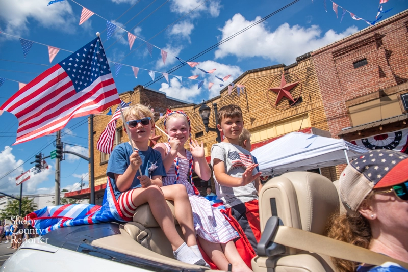 Columbiana Liberty Day Celebration — Carl's Balloon Designs